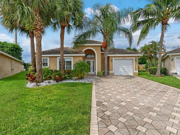 8265 Palm Gate Drive, Boynton Beach, FL 33436
