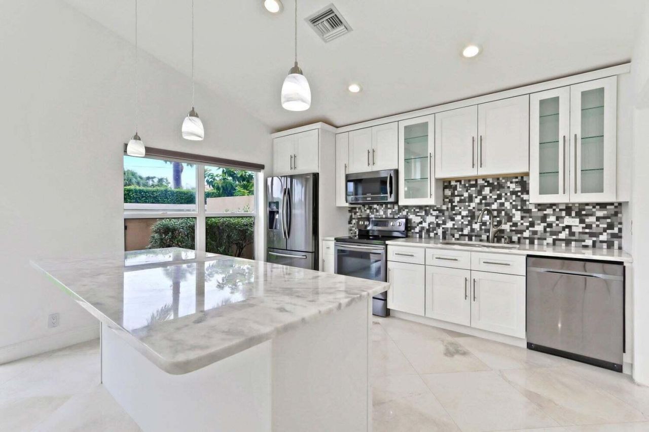 8265 Palm Gate Drive, Boynton Beach, FL 33436 Photo