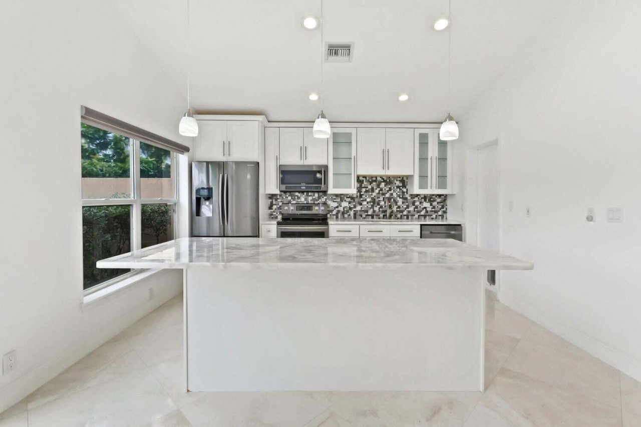 8265 Palm Gate Drive, Boynton Beach, FL 33436 Photo