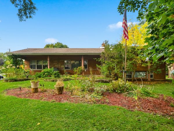 2401 Rohlwing Road, Rolling Meadows, IL 60008