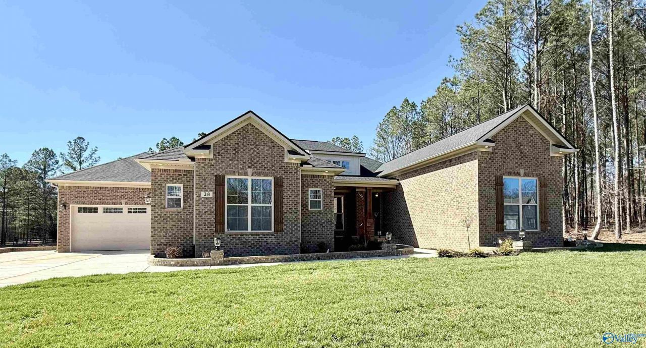 28 Bluff Creek, Huntsville, AL 35803 Main Photo