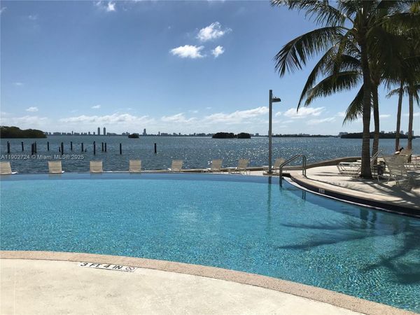 650 NE 64th St, Unit G508, Miami, FL 33138