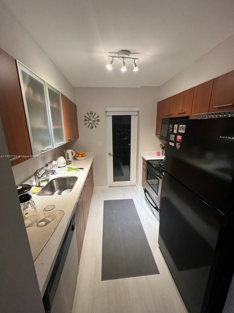 650 NE 64th St, Unit G508, Miami, FL 33138 Photo