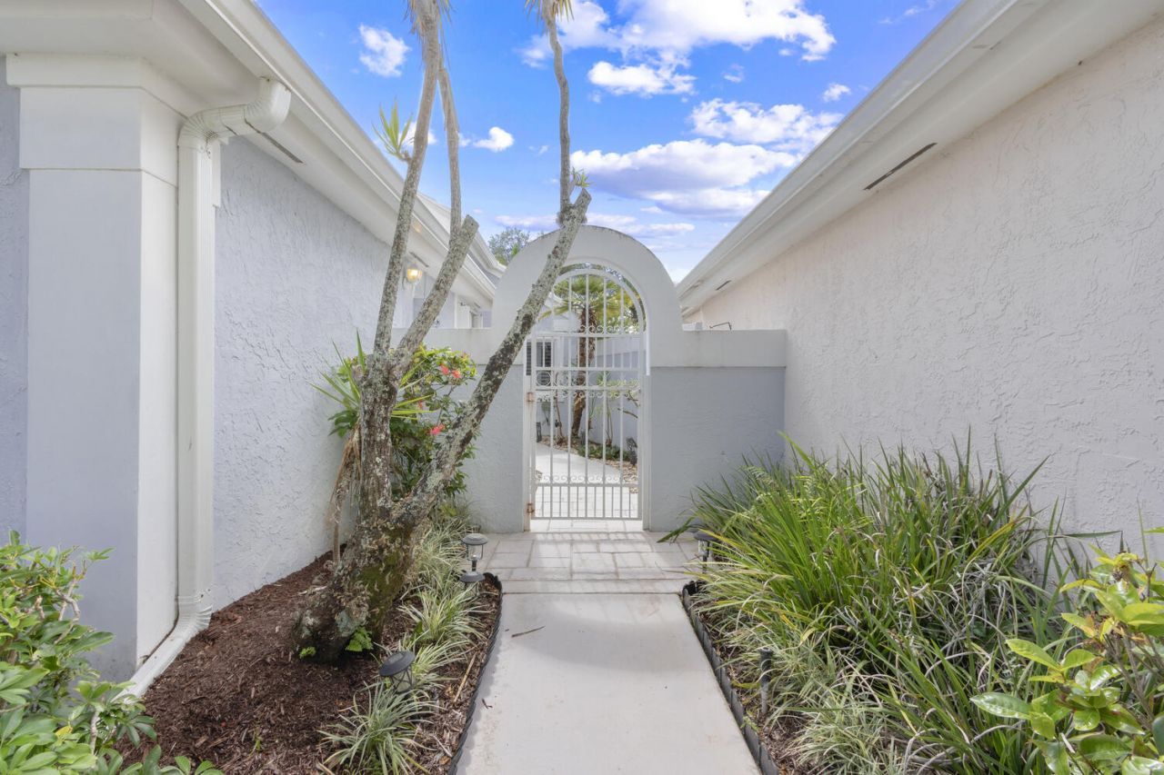 5 Brighton Court, Palm Beach Gardens, FL 33418 Photo