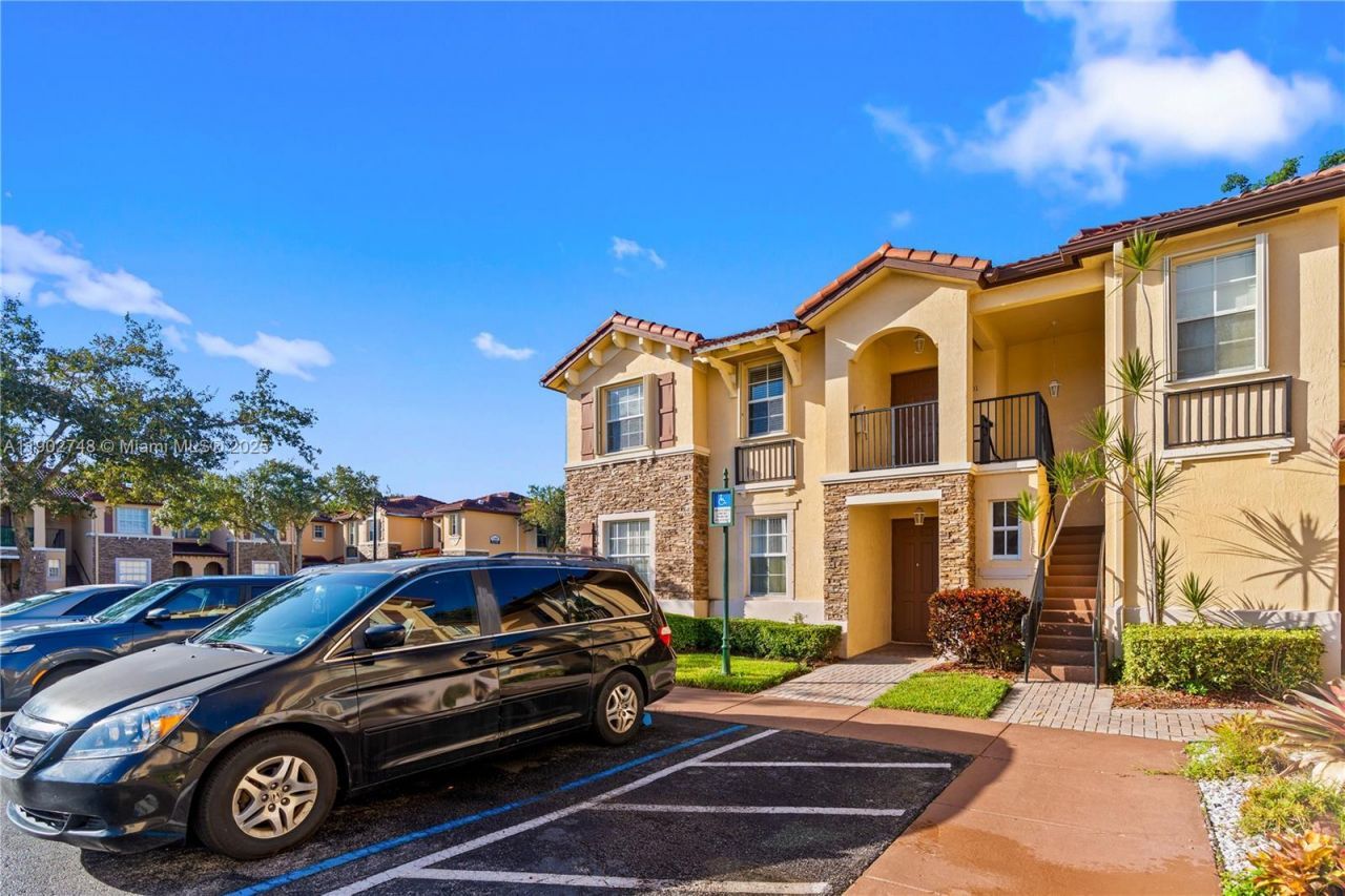 1398 NE 33rd Ave, Unit 201-25, Homestead, FL 33033 Photo