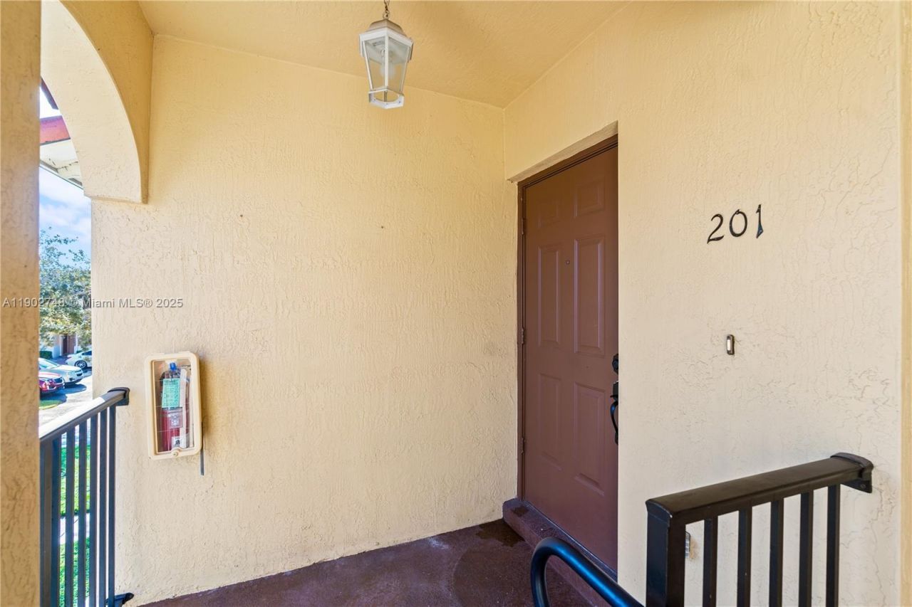 1398 NE 33rd Ave, Unit 201-25, Homestead, FL 33033 Photo