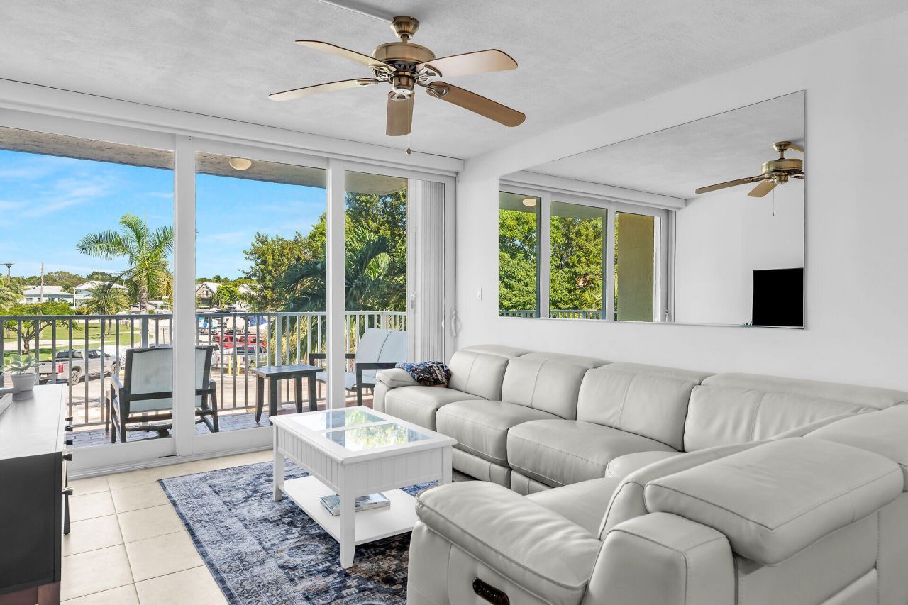 88540 Overseas Highway, Unit 101, Islamorada, FL 33070 Photo