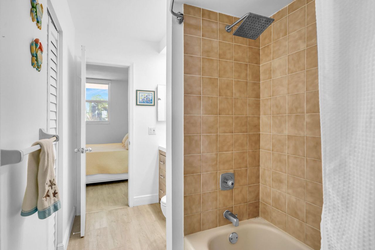 88540 Overseas Highway, Unit 101, Islamorada, FL 33070 Photo