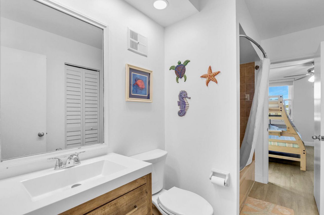 88540 Overseas Highway, Unit 101, Islamorada, FL 33070 Photo