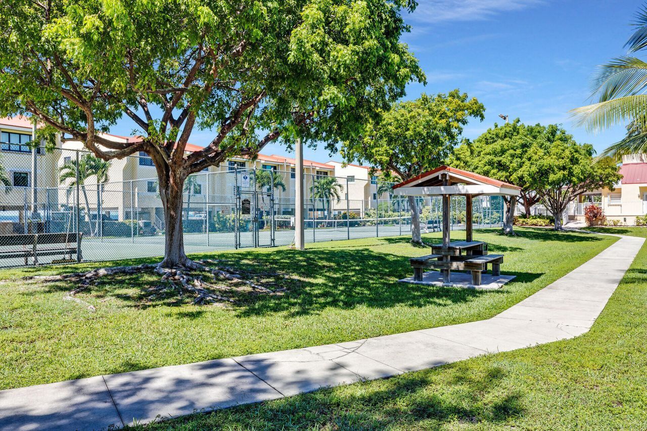 88540 Overseas Highway, Unit 101, Islamorada, FL 33070 Photo