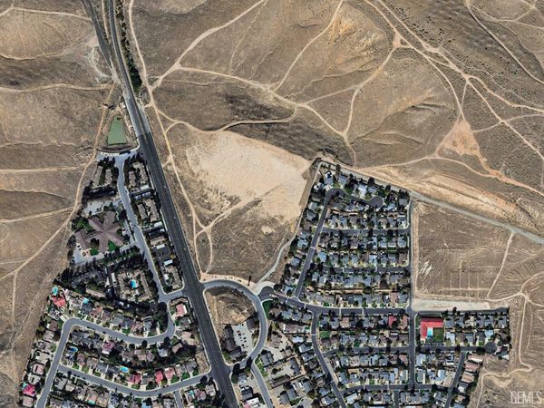 6215 Fairfax Road, Bakersfield, CA 93307