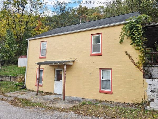 27 Short Street, Charleston, WV 25306