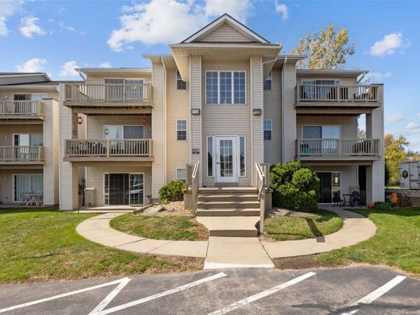 1370 44th Street, Unit E, Marion, IA 52302