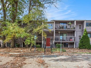 29860 W 12 Mile Road, Farmington, MI 48334