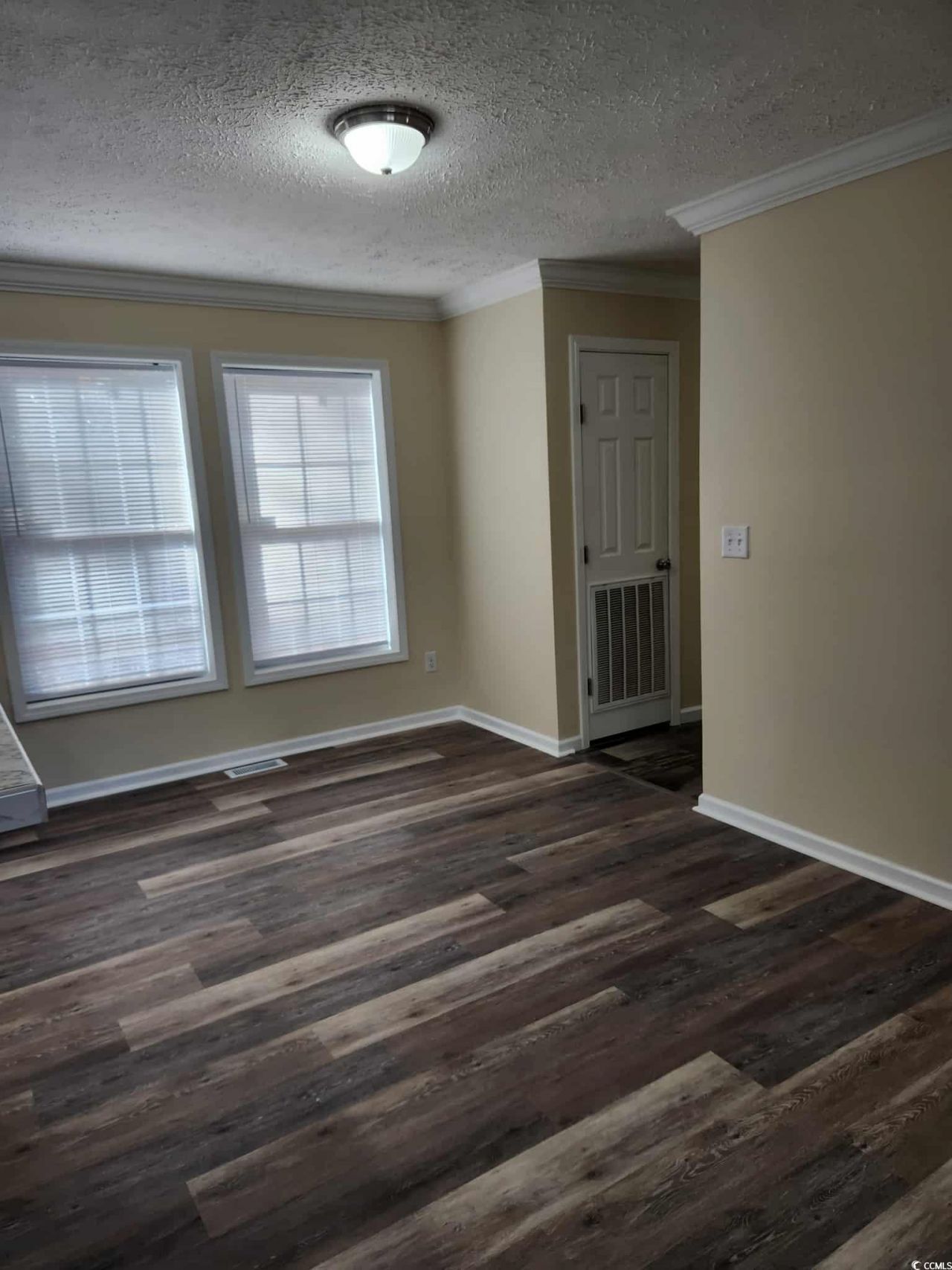 3544 Franklin St. Photo 4