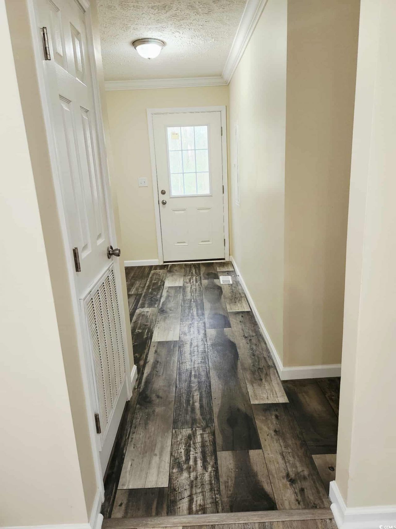 3544 Franklin St. Photo 5