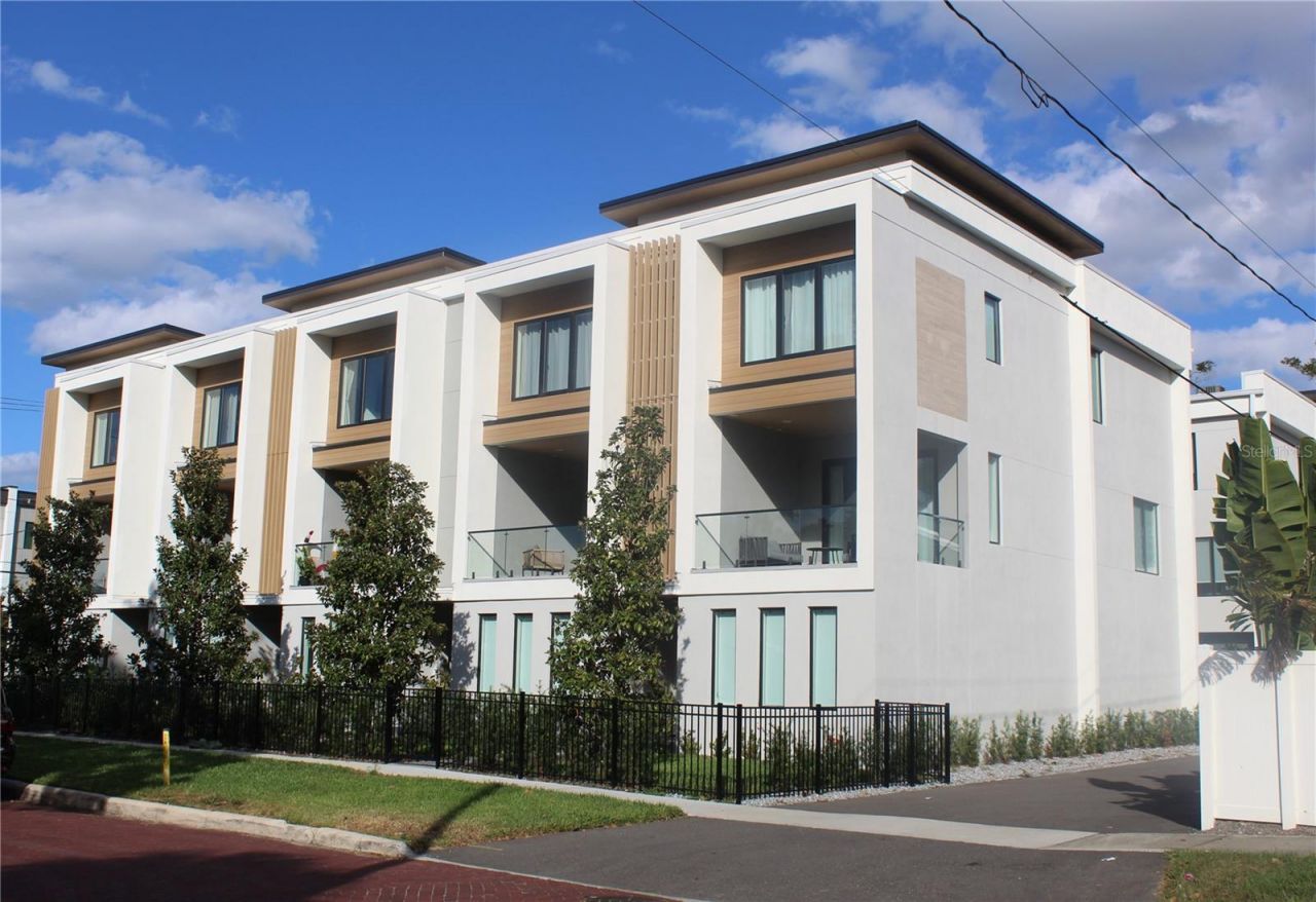 414 - 418 E Emily Street, Tampa, FL 33603 Photo