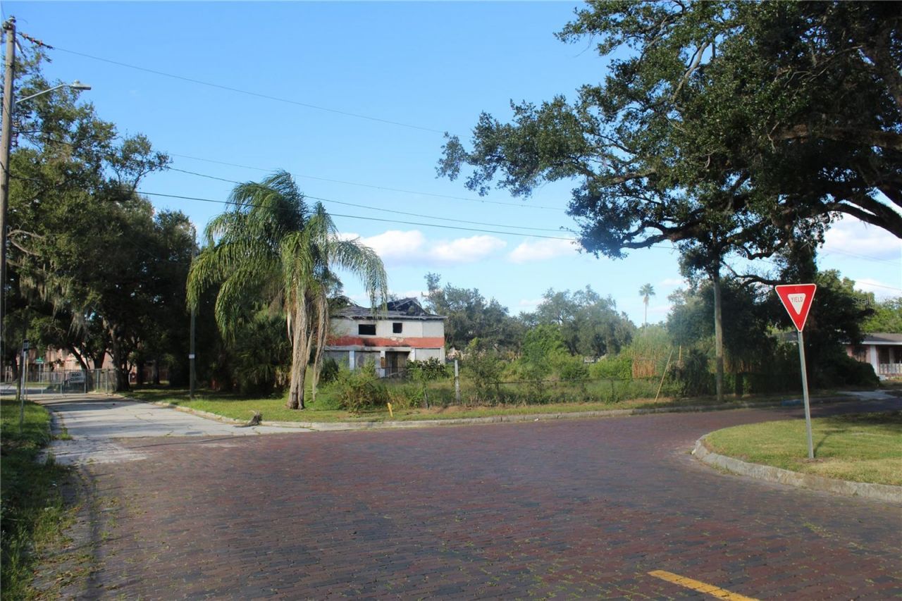 414 - 418 E Emily Street, Tampa, FL 33603 Photo