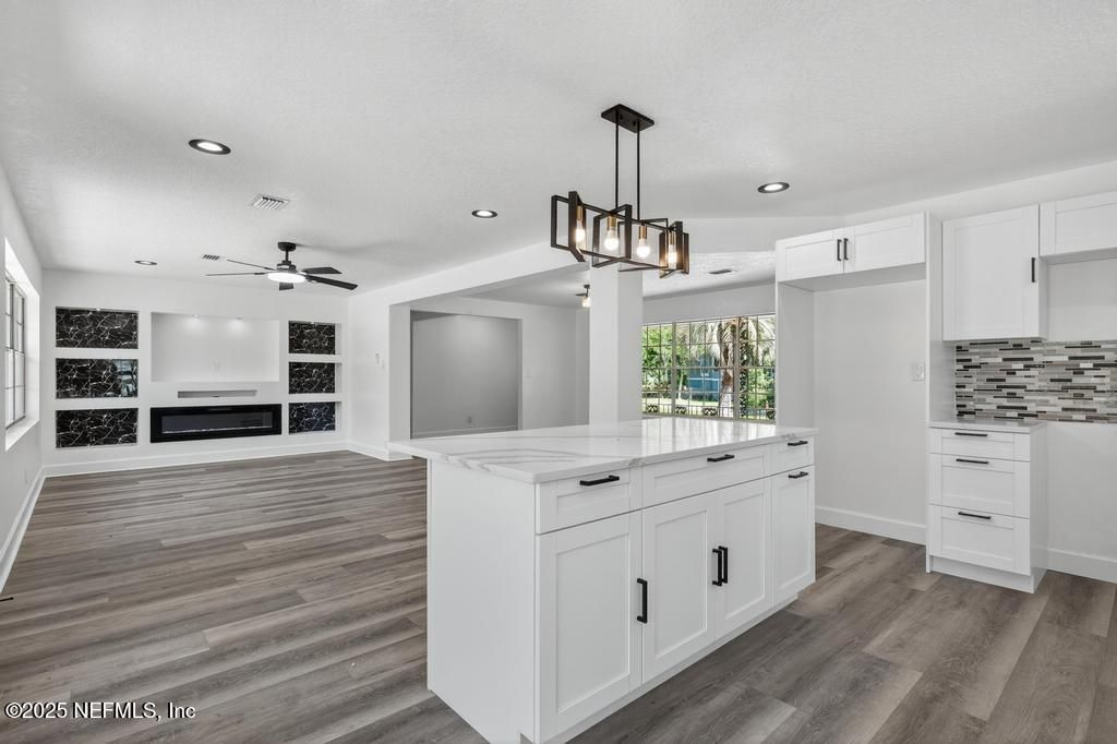 9414 Carbondale Drive E, Jacksonville, FL 32208 Photo