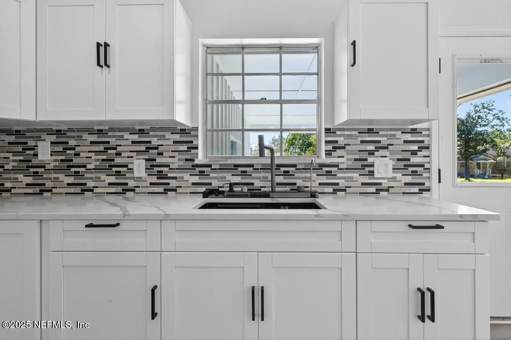 9414 Carbondale Drive E, Jacksonville, FL 32208 Photo