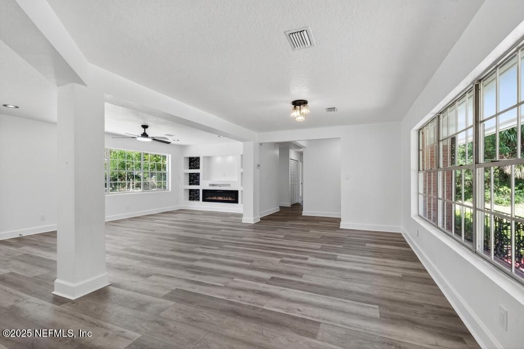 9414 Carbondale Drive E, Jacksonville, FL 32208 Photo