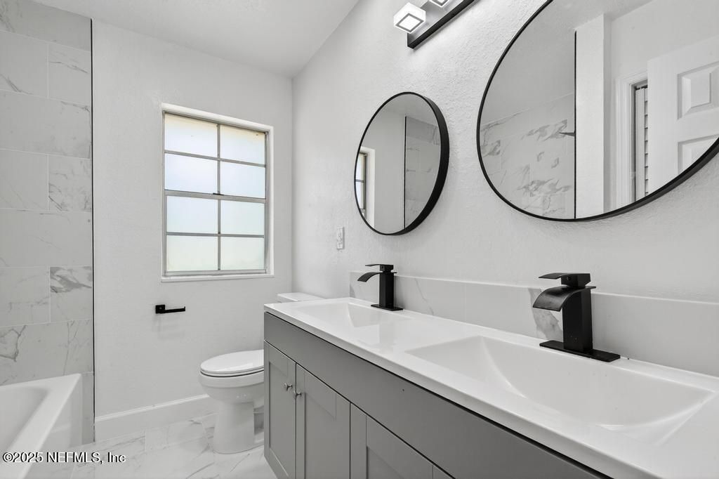 9414 Carbondale Drive E, Jacksonville, FL 32208 Photo