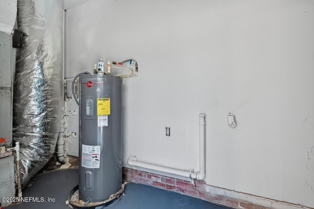 9414 Carbondale Drive E, Jacksonville, FL 32208 Photo