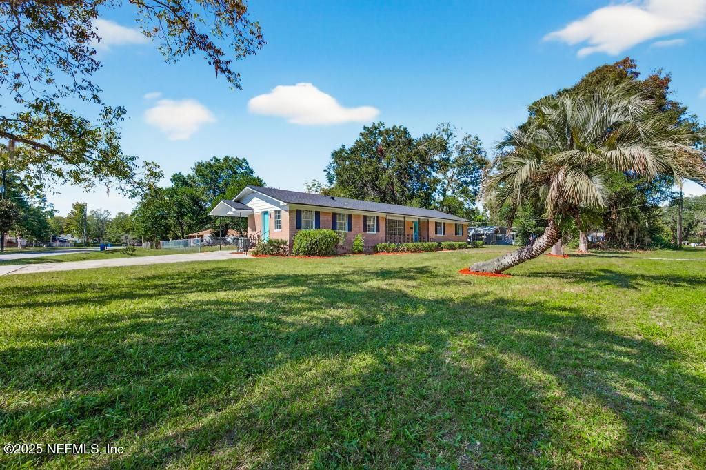 9414 Carbondale Drive E, Jacksonville, FL 32208 Photo