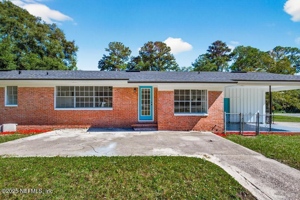 9414 Carbondale Drive E, Jacksonville, FL 32208 Photo