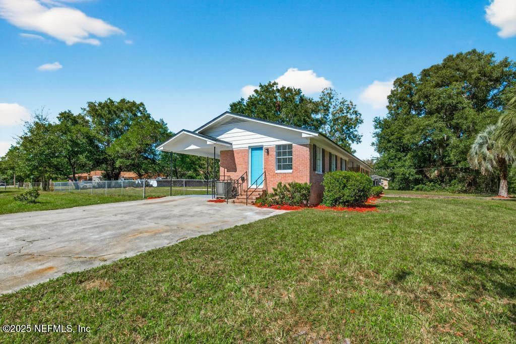 9414 Carbondale Drive E, Jacksonville, FL 32208 Photo