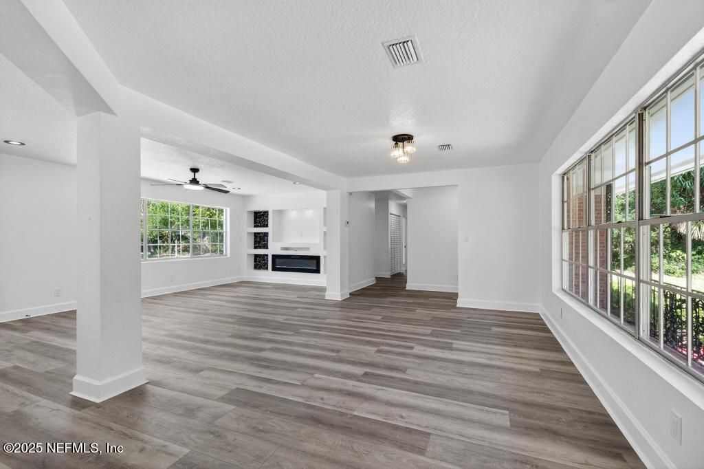 9414 Carbondale Drive E, Jacksonville, FL 32208 Photo