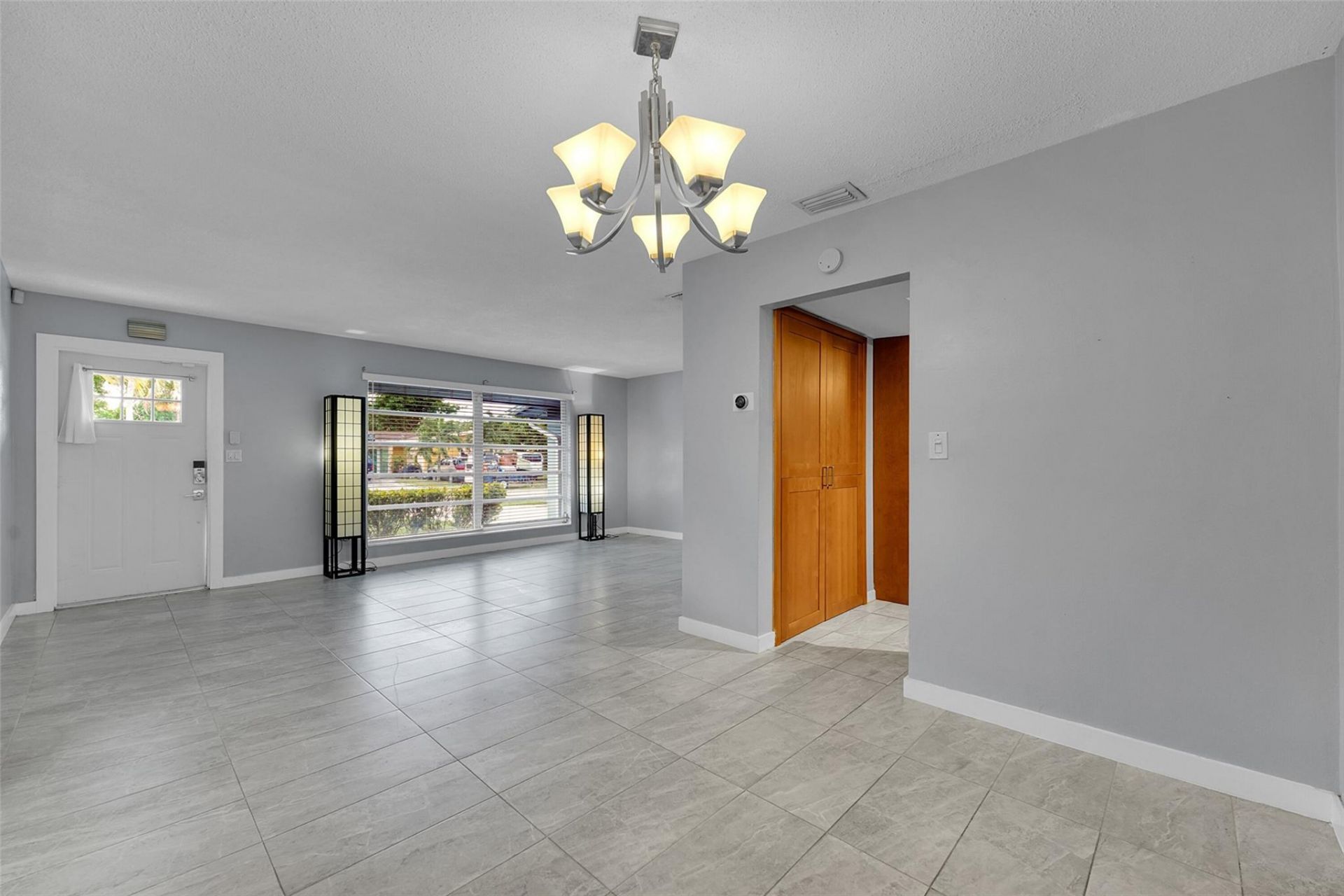 6501 NW 24th Ct, Sunrise, FL 33313 Photo