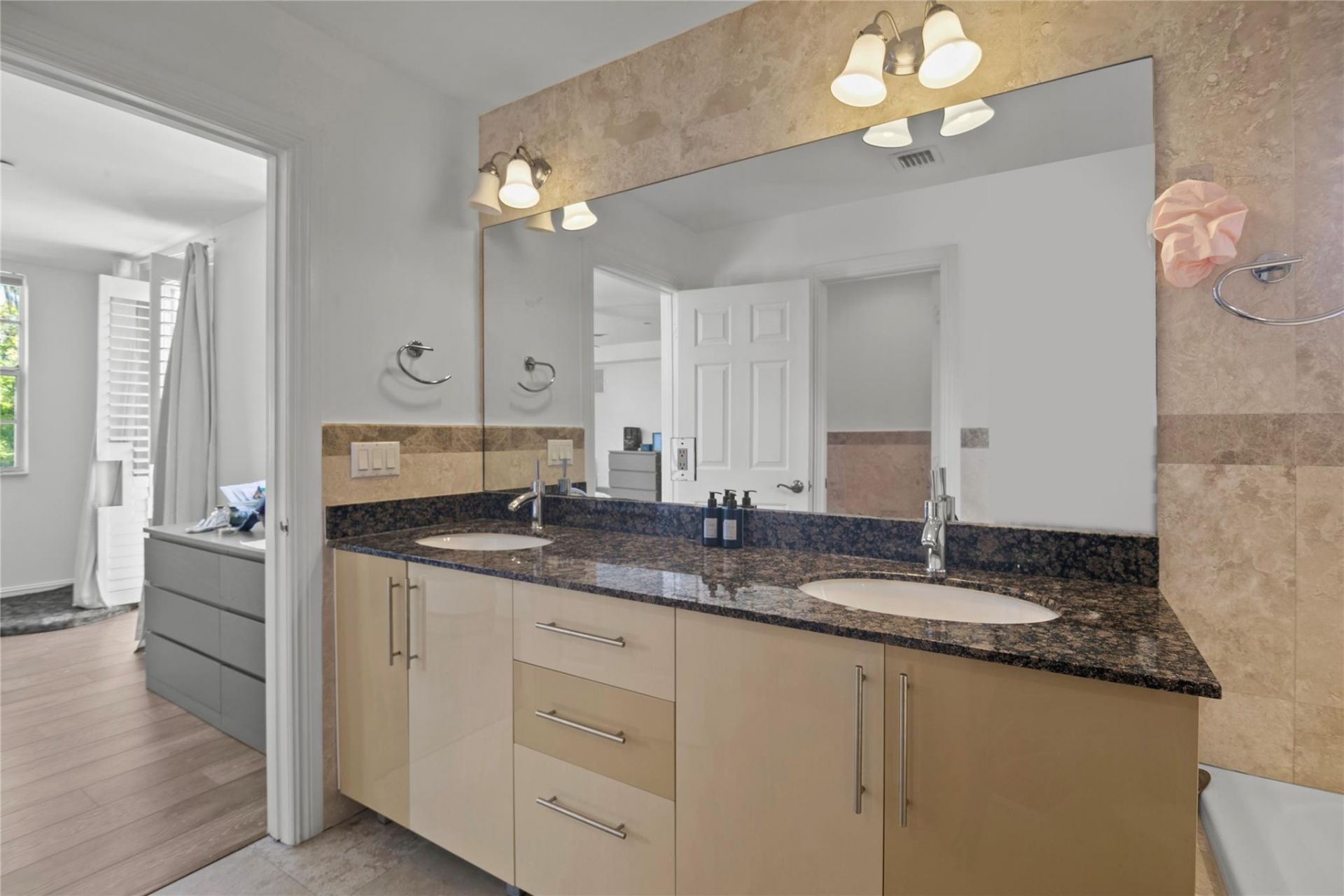 732 NE 15th Avenue, Fort Lauderdale, FL 33304 Photo