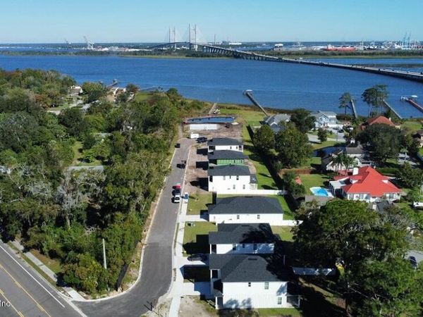 3605 WELLS LANDING Court, Jacksonville, FL 32277