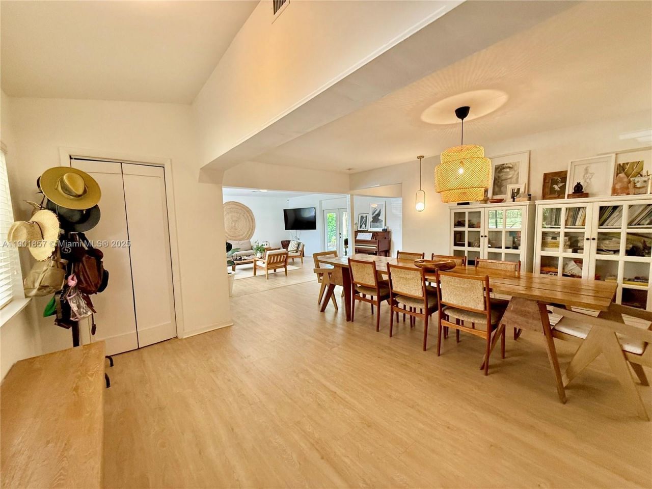 125 NE 150th St, Miami, FL 33161 Photo