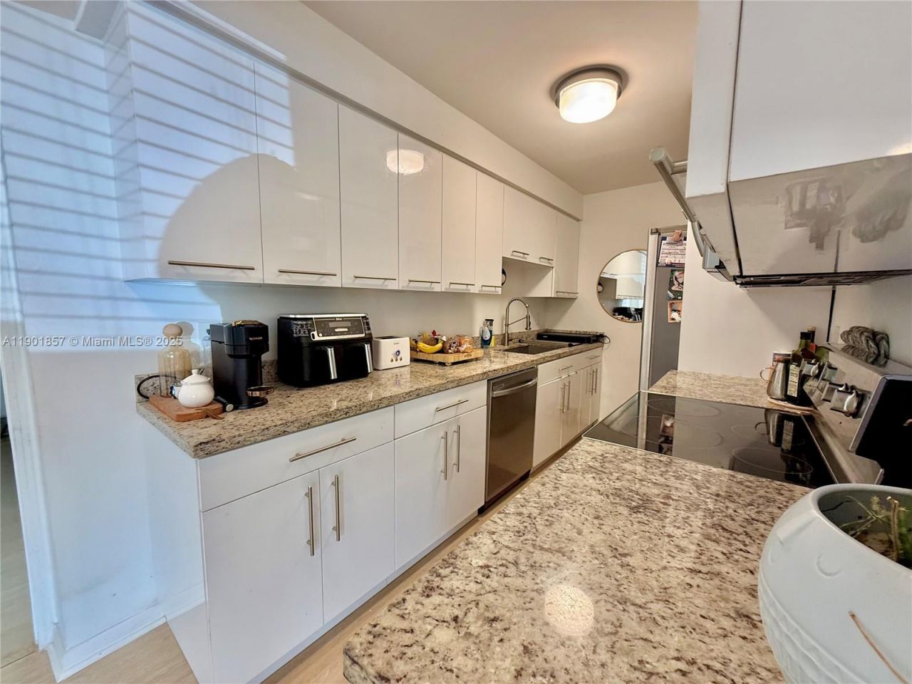 125 NE 150th St, Miami, FL 33161 Photo