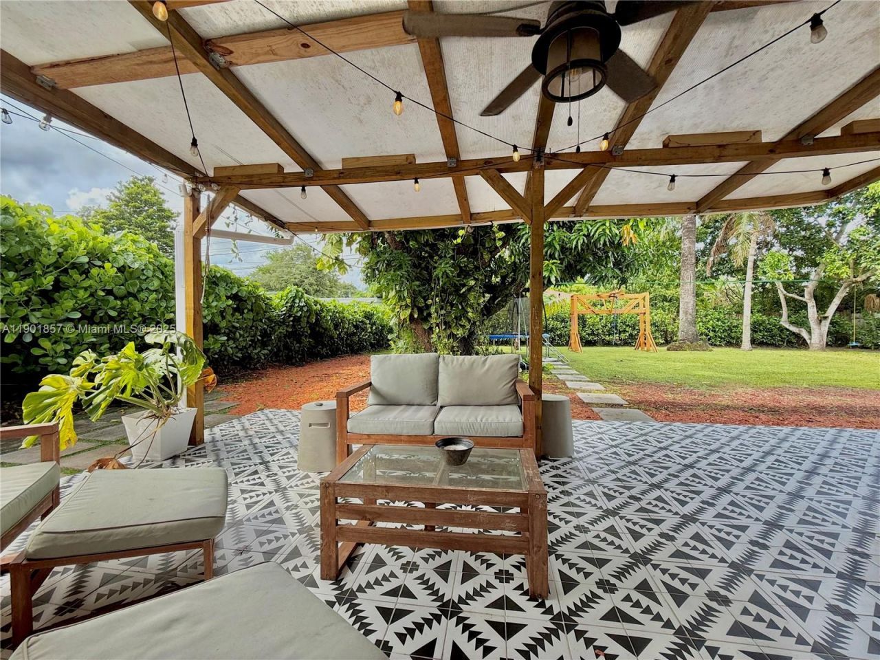 125 NE 150th St, Miami, FL 33161 Photo