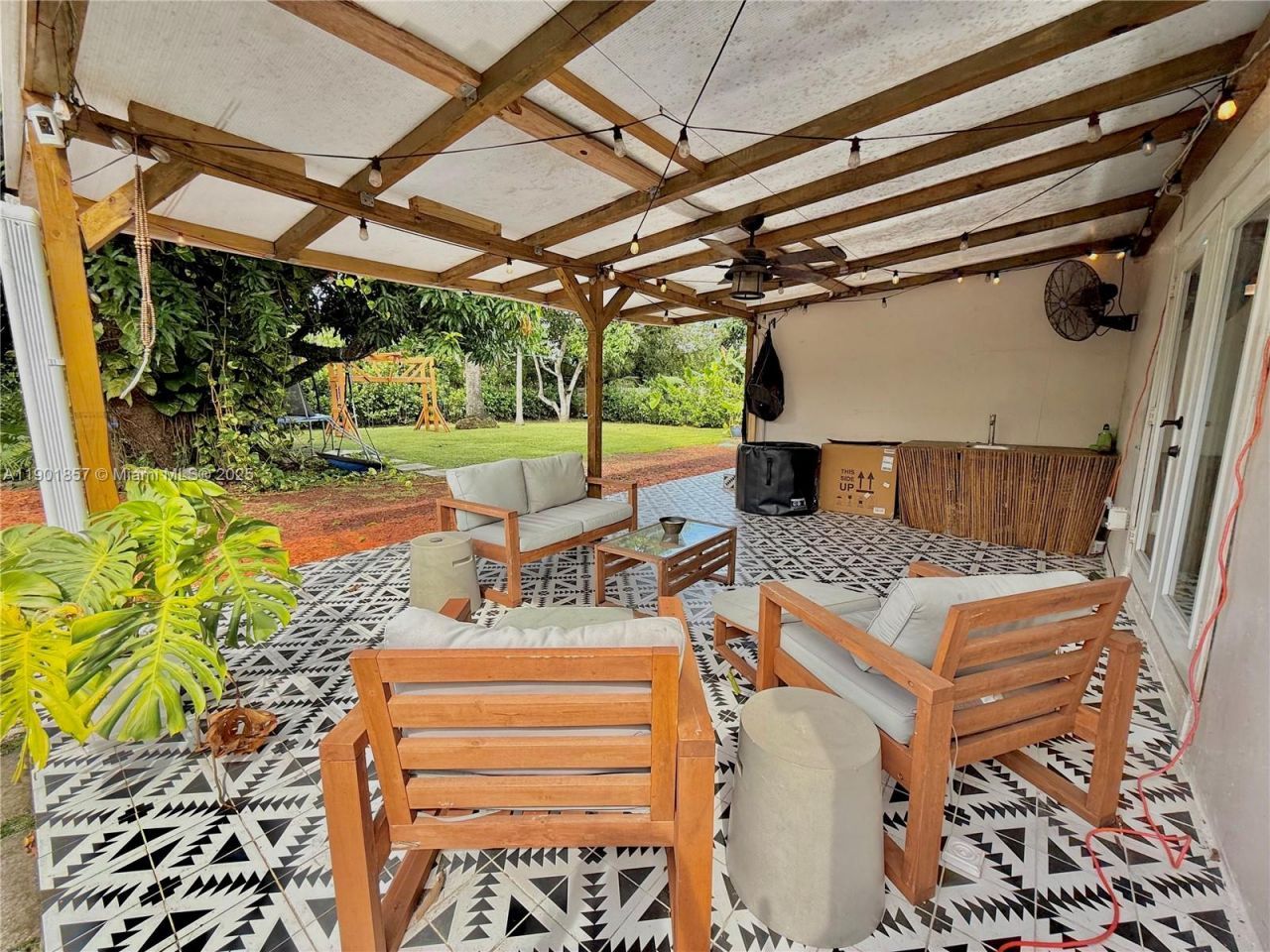 125 NE 150th St, Miami, FL 33161 Photo