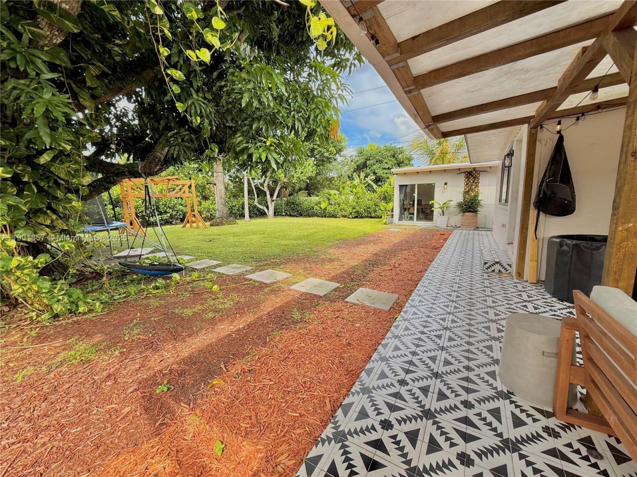 125 NE 150th St, Miami, FL 33161 Photo