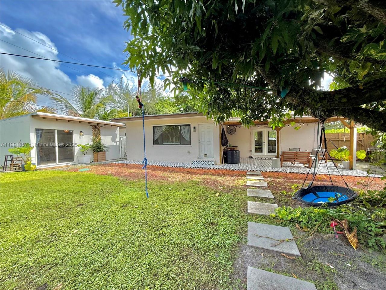 125 NE 150th St, Miami, FL 33161 Photo