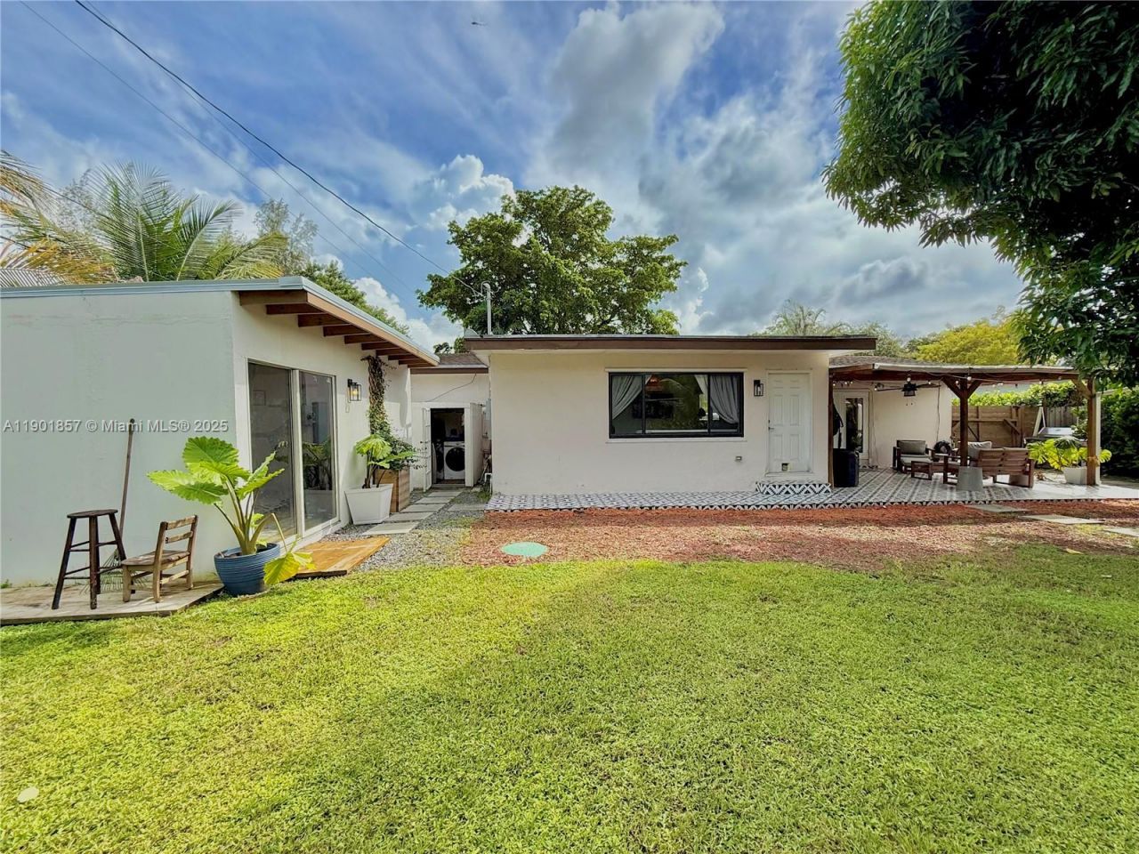 125 NE 150th St, Miami, FL 33161 Photo