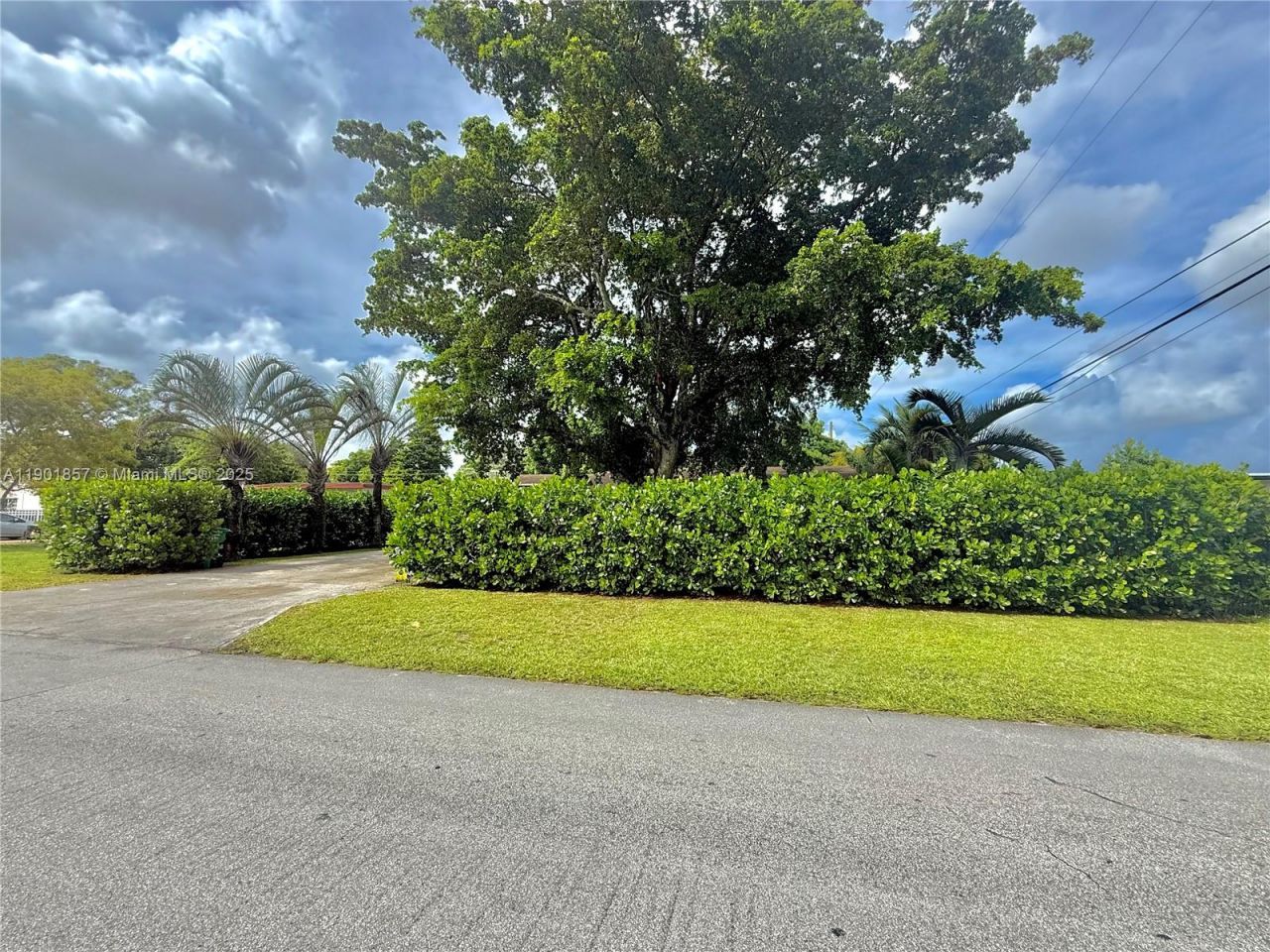 125 NE 150th St, Miami, FL 33161 Photo