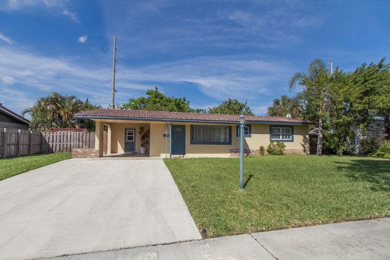 927 W Royal Palm Road, Boca Raton, FL 33486 Photo