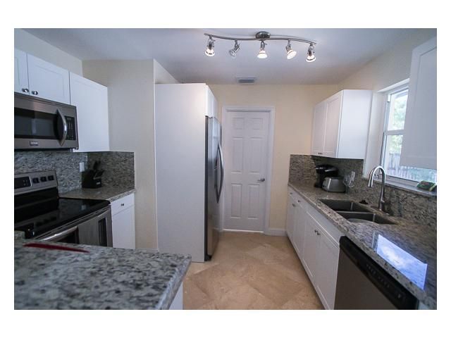 927 W Royal Palm Road, Boca Raton, FL 33486 Photo