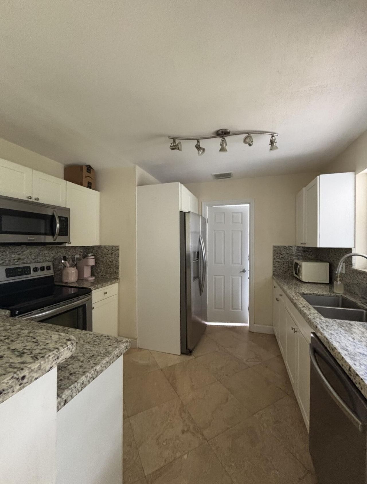 927 W Royal Palm Road, Boca Raton, FL 33486 Photo