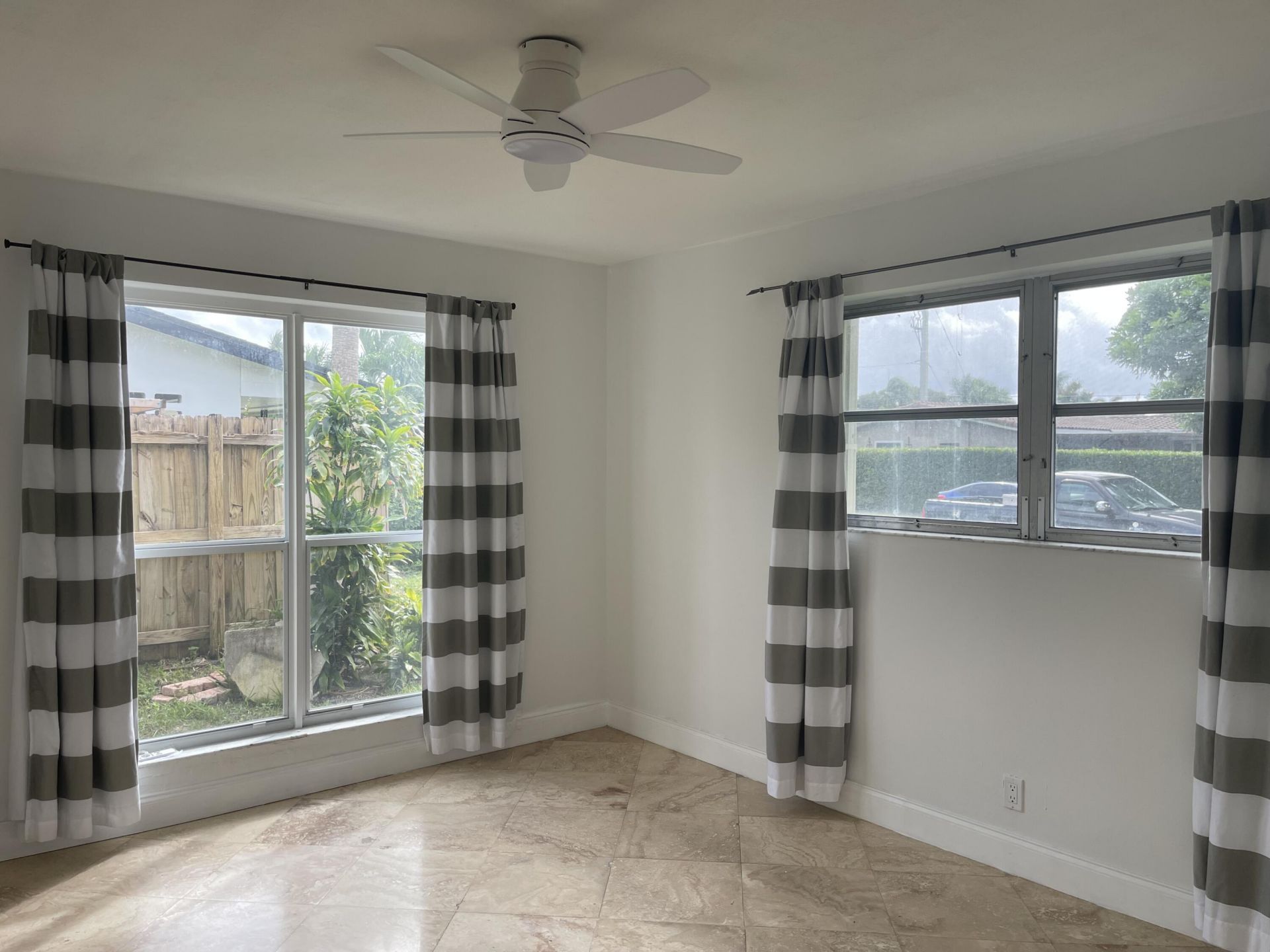 927 W Royal Palm Road, Boca Raton, FL 33486 Photo