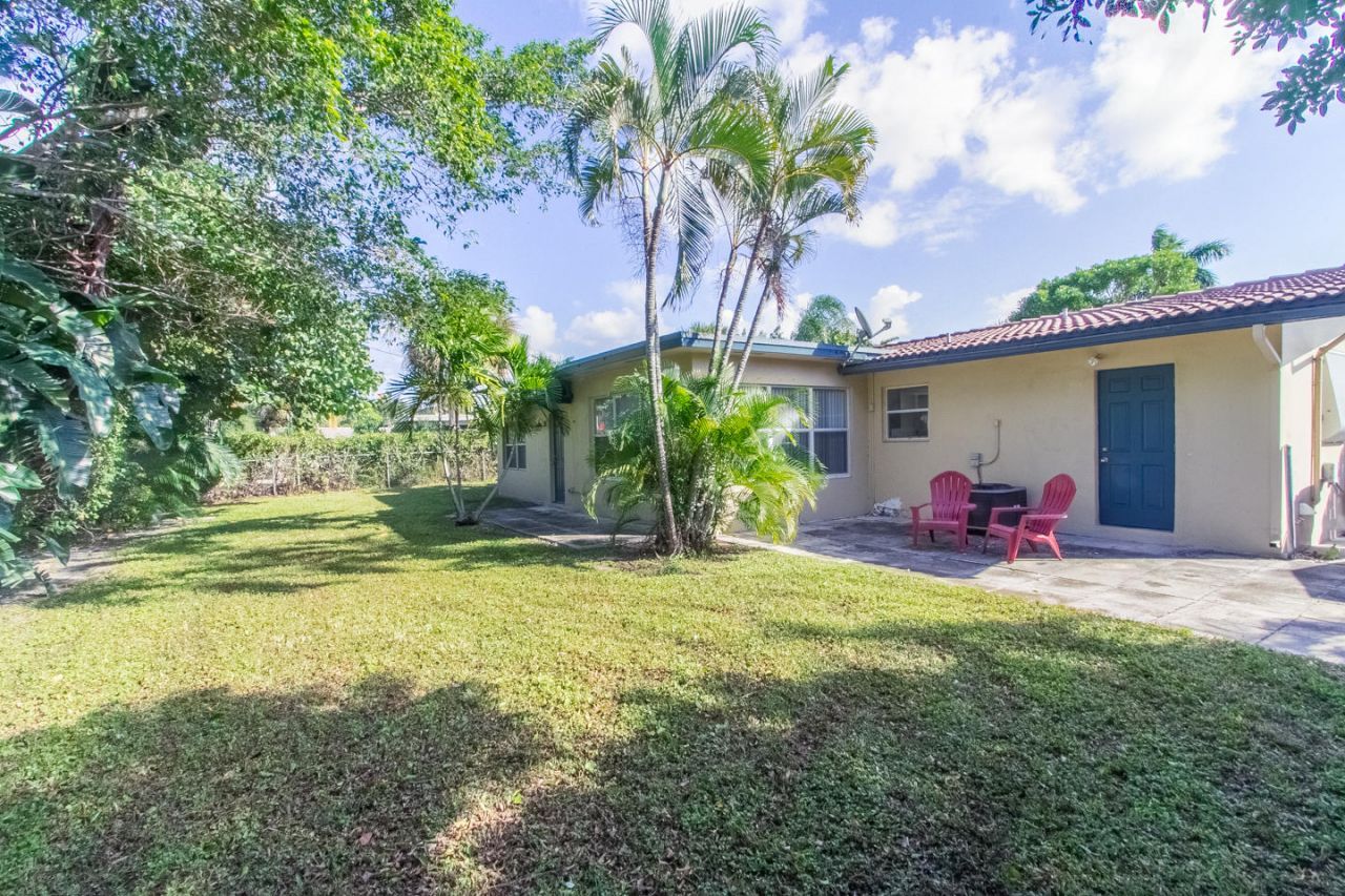 927 W Royal Palm Road, Boca Raton, FL 33486 Photo