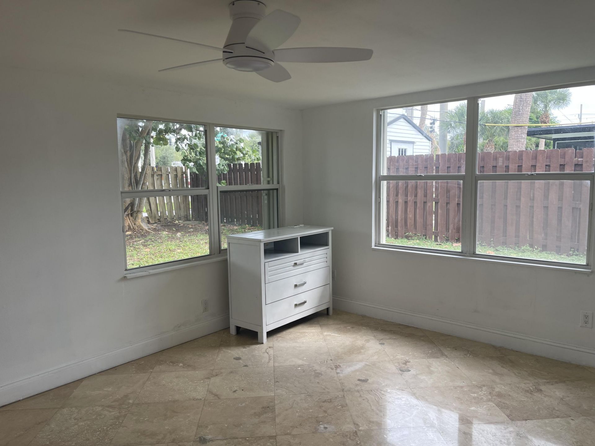 927 W Royal Palm Road, Boca Raton, FL 33486 Photo