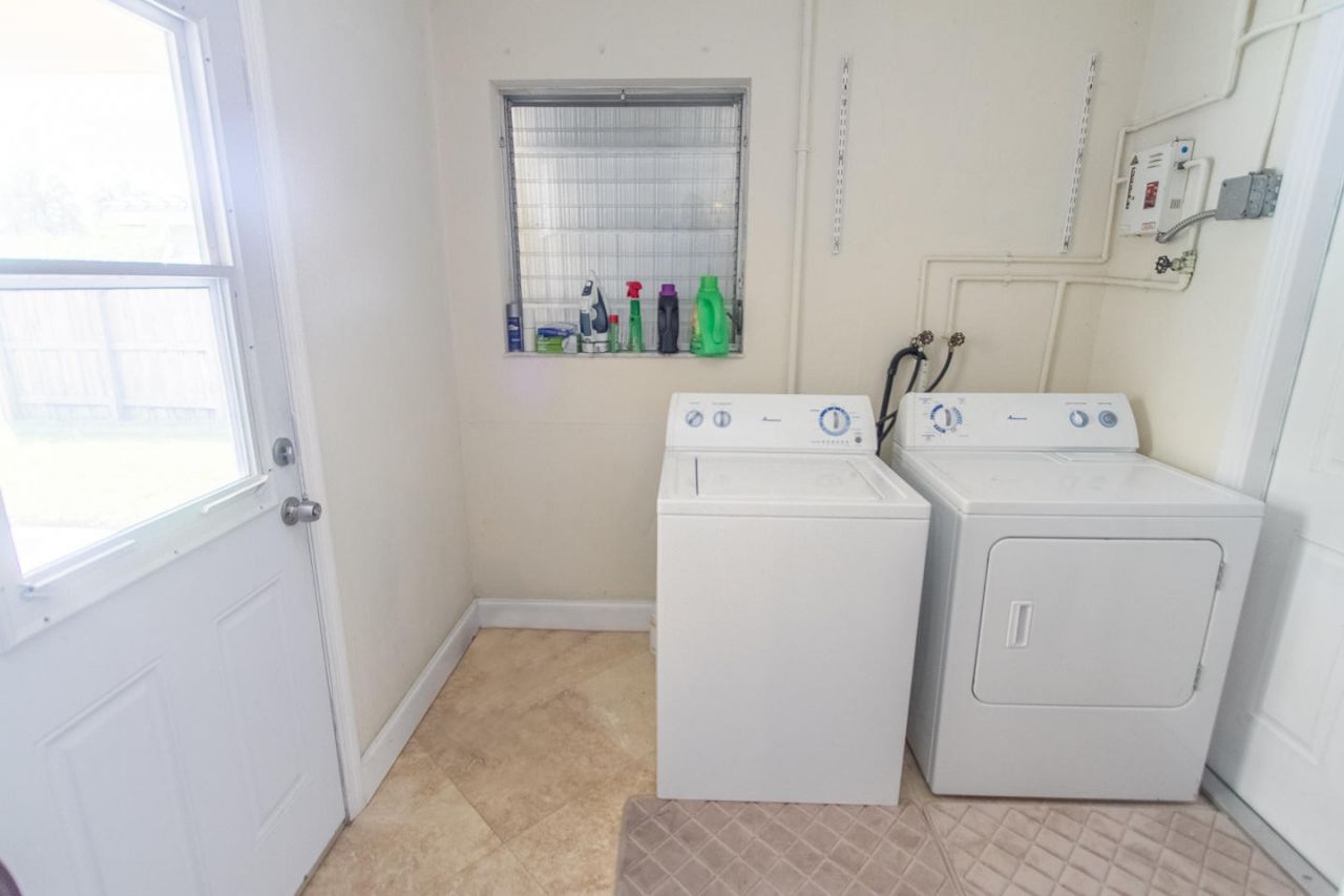 927 W Royal Palm Road, Boca Raton, FL 33486 Photo