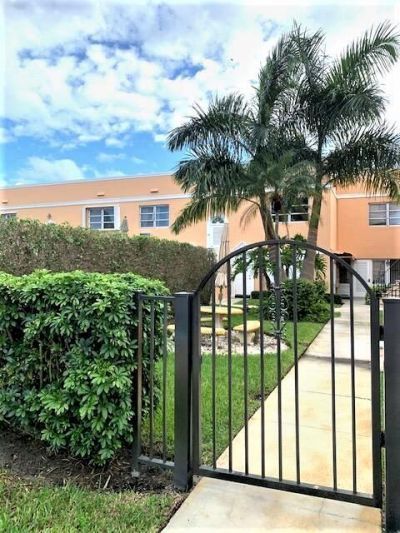 101 S Golfview Road, Unit 11, Lake Worth Beach, FL 33460 Photo